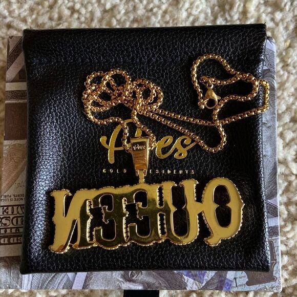 Pres Gold Presidents Rope Chain & Iced Diamonds Medallion w/ name "QUEEN" - Picture 4 of 6